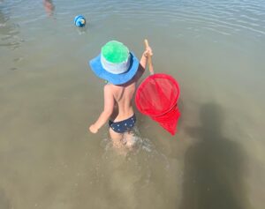 Christie Whelan Browne Instagram - Do not EVER underestimate a dip in the ocean, building sandcastles, collecting shells, a new pair of crocs, learning to swim, cuddles in a towel, catching crabs and long summer nights. They can heal the soul. 🩷