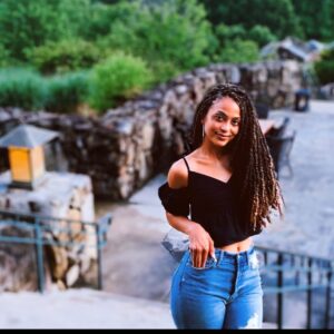 Christina Marie Karis Instagram - Come away with me❤️
•
#nature #naturelover #mountains #harmony #peace  #lover #blissfulmoments