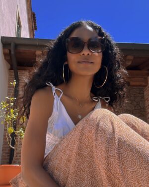 Christina Marie Karis Instagram - Woke up in Italy.💙 It rained all day yesterday and left the clearest, bluest skies I’ve ever seen. I love it here!

#summer #italy #travel #joy #peace