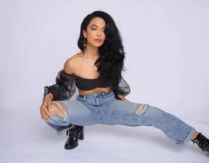 Christina Marie Karis Instagram - Stepped in front of @thenicoletteali lens📸 Thanks for the vibe sis🖤🤍🖤 @zncreatives 
•
#model #blackmodel #photogrpahy #actress #filmsctress #happy #beyou #authenticityisthevibe