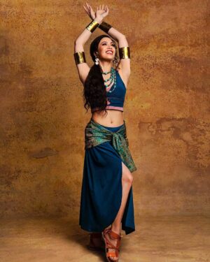 Christine Allado Instagram - Meet Tzipporah 💖🌟 daughter of the High Priest of Midian and wife to Moses 💫 #ThereCanBeMiracles #WhenYouBelieve @princeofegyptuk
.
.
📸 @darrenphotog