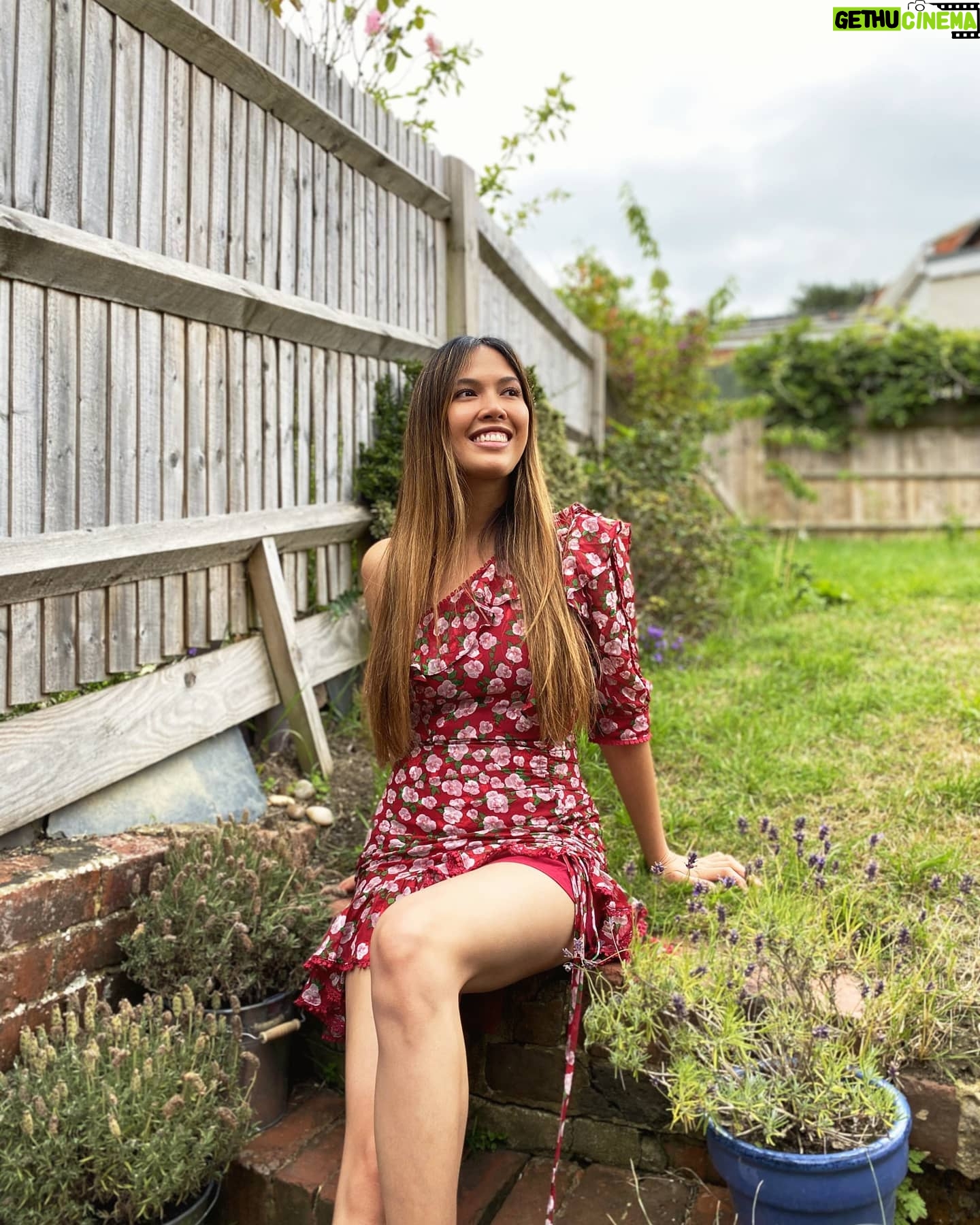 Christine Allado - 1.8K Likes - Great excuse to change out of my trackie bottoms today (and brush my hair) ❤️ Thank you for the birthday love! 🎉😙💖
📸 @_gracebrady