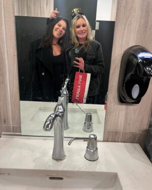 Christine Marie Evans Instagram - So much fun ringing in the New Year at @bigjayoakerson’s @pittsburghimprov shows with @yourlime, @waybrightdoctor & @juliemarierandall who came to see us all the way from California! Emily finally got to show me her adopted hometown and the shows were a blast!!! Here’s to a great 2024!!! #Steagles 🎉🎉🎉