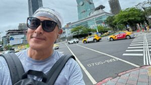 Christopher Lee Ming-Shun Instagram - 很开心这次能有这样新奇的体验！悠闲得骑着Ubike和步行，深入探索这个我生活已久但却未曾仔细看看的台北，让我更了解这个充满活力和多样性的城市。也很感谢雀客”旅馆” @thecheckinn，#三重 真的好适合放松喔♥️