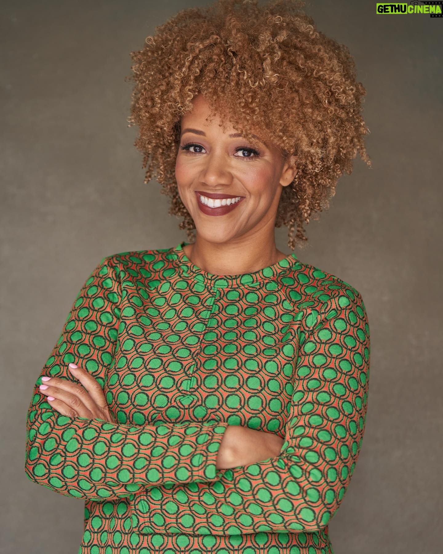 Chrystee Pharris - 206 Likes - Success is not the key to Happiness. Happiness is the Key š to Success. If you Love what you are doing, you will be Successful.ā
Shoot by : @bobbyquillard
Dress by @terrytoccidesigns
Makeup by @dgbyjd
#motivation #selflove #selfworth #happiness #peace #hardwork #photooftheday #lifelessons #loveislove #loveyourself #lovelife #goodvibes #actress #oldschool #oldschoolmusic #memories #photoshoot #photographer #photography