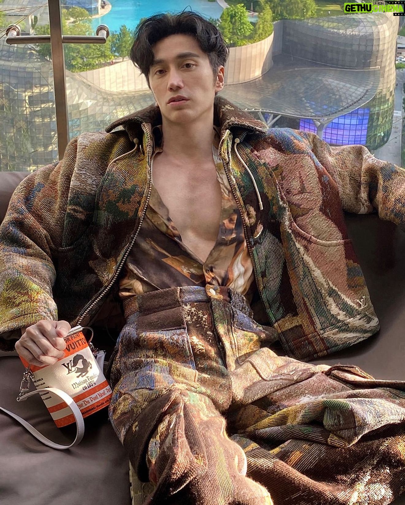Chuando Tan - 28.4K Likes - Revive your light
Manifest your dreams
Realise your worth
🤍🤍🤍
@louisvuitton
#LVMenFW22