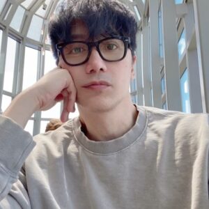 Chuando Tan Instagram - My friend says “the hermit is finally out and about …” 
😭