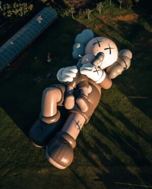 Chuando Tan Instagram - EXTRA EXTRA !!! 
If you’re in Singapore, shall we meet there ? Say,  on the 13th Nov, 5pm ? LOL 
The iconic 42-meters long KAWS FLOAT is making it way to SINGAPORE @ Marina Bay  finally !!!
From 13 - 21 Nov 2021 

@KAWS @ARR.AllRightsReserved
#KAWS #KAWSHOLIDAY #AllRightsReserved