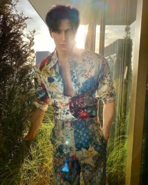 Chuando Tan Instagram - There are always flowers for those who want to see them🤍

@louisvuitton
#LVMenFW22