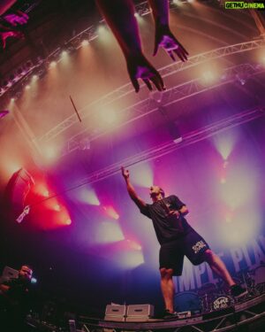 Chuck Comeau  Instagram - Ooops…been having so much fun in Europe I forgot to post…🤣😬🤷‍♂️

Who caught a drum stick of mine over the years? 🥁 

On se voit ce soir, Lyon! 🤘🇫🇷🤘

Will be posting more photos from the tour over the next few weeks. Last show of the tour tomorrow in Milan with our friends @avrillavigne & @sum41 🤩🤩🤩

It’s gonna be epic @idaysmilano See you there! We go on at 5:55pm! Don’t be late.

📸: @shotbywozniak