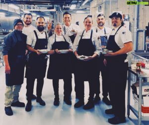Chuck Hughes Instagram - Big Thanx to everyone at @ravinevineyard ! Special thanx to @chefjohnvetere and everyone on the B-Team! 🤪😅

Smoked potato and fontina Agnolotti ➡️ Pavlova, Spiced chocolate ganache and pate de fruit ➡️ Fre$h bread by Dre.
