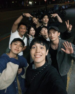 Chuck You Instagram - #chuckvoyage
在新竹拍完收工後直接跟 @george_actor0723 
來吃 @luckie_77_chicken 
然後⋯然後就得到幾杯開心的小東西😃
還看到久久沒見的 @nick_chen1104 
直接喝到我生日😂