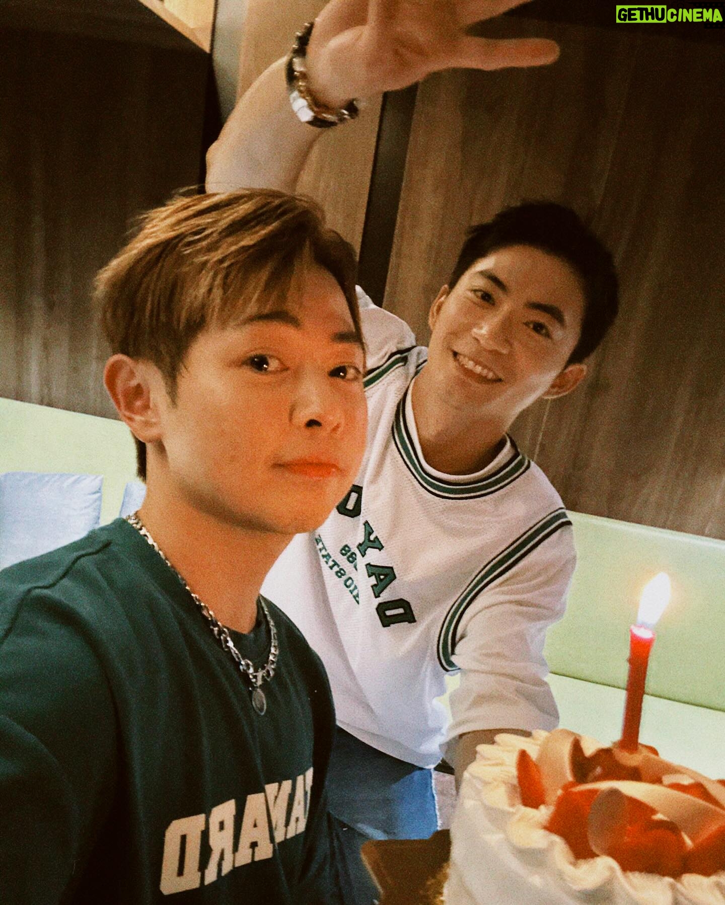 Chuck You - 2.8K Likes - #chuckvoyage
第二個生日慶是由此生不能沒有他的好朋友🥹
幾年前同鄉一起來台北打拼收到很多他的幫忙
希望身體健康 賺大錢!! @forever94020
(不好意思,我生日後天才到🙂)