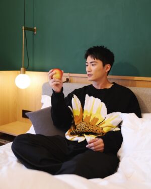 Chuck You Instagram - #chuckvoyage
帶著一台小相機或手機紀錄旅行中的回憶
喜歡在飯店裡回味這幾天拍到的小驚喜

金普頓大安酒店環境很讚
整潔、設計、服務都是上上級的存在
另外也推 The Tavernist 的早餐，非常好吃！
早上也有morning kick start
下午也有台灣零嘴吧
傍晚1730-1830還有紅白酒
根本夜晚PRE DRINK最佳地點😂

下次會再帶GUCCI 和 CHLOE來！
寵物友善精品酒店帶兩隻名字是精品的狗狗來也太剛好🤣🤣🤣

#kimptondaanhotel #金普頓大安酒店 #城市綠洲