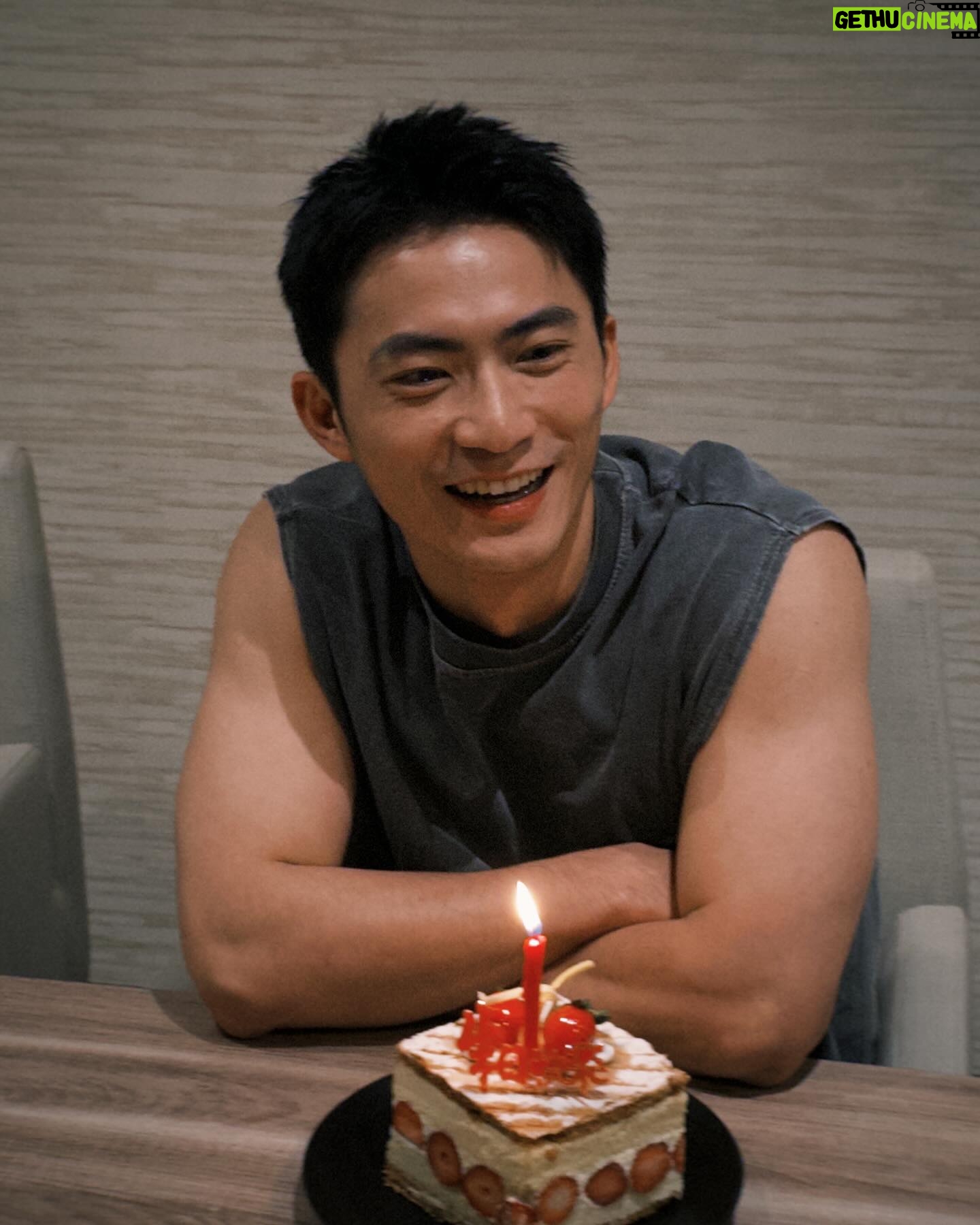 Chuck You - 3.1K Likes - #chuckvoyage
Yeah 第一個生日由牌咖一起慶🫶🏻
生日願望就是希望「我」能夠贏光你們的錢☺️