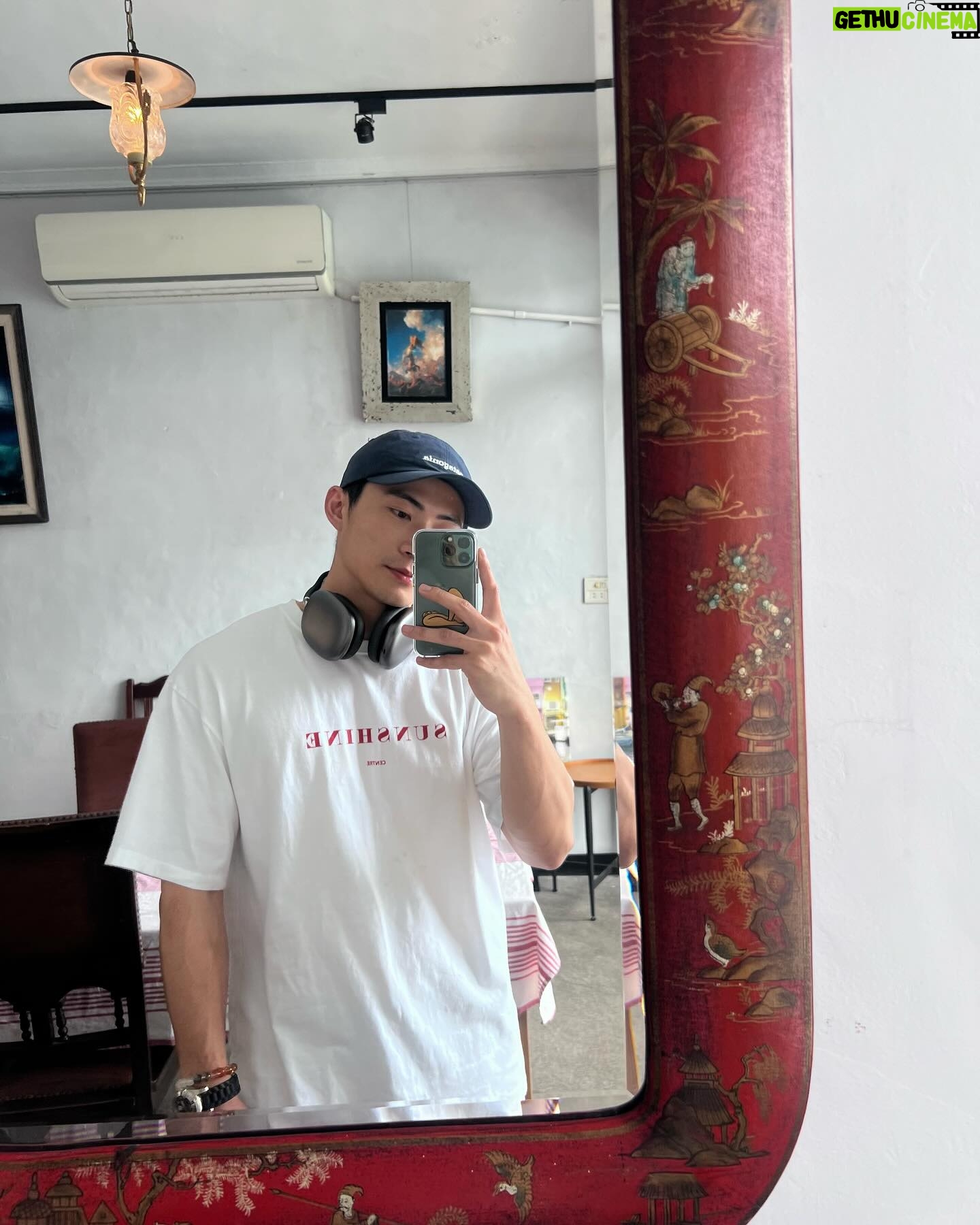 Chuck You - 2.1K Likes - #chuckvoyage
走到回憶的地方
8年前在這當bartender和服務生 -.-
有很chill 的同事(當初都還沒有流行這個詞勒!
還有一些很怪的事都發生在這裡
我以為我畢業後會繼續當船員呢
現在勒?
滑龍舟🙃??