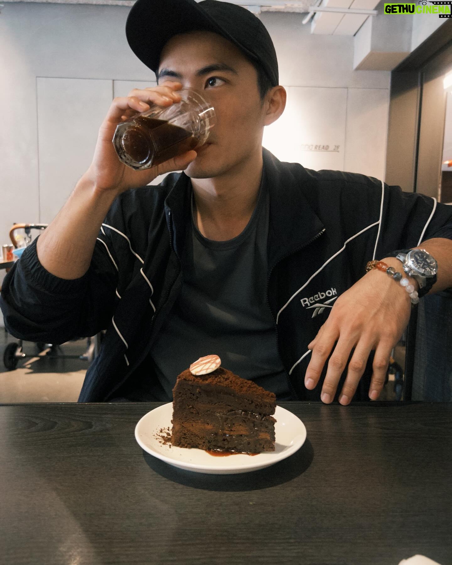 Chuck You - 3.3K Likes - #chuckvoyage
大學畢業後出社會後有聯絡的沒幾個
謝謝你一直在身邊 @vida_lai ❤️❤️
