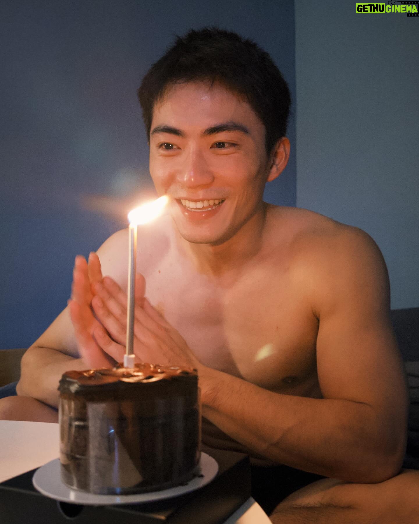 Chuck You - 8.4K Likes - #chuckvoyage
嚇死我嚇死我嚇死我啦!!!!
我要瘋了欸欸欸!!!!
祝自己生日快樂啦😍😍😍