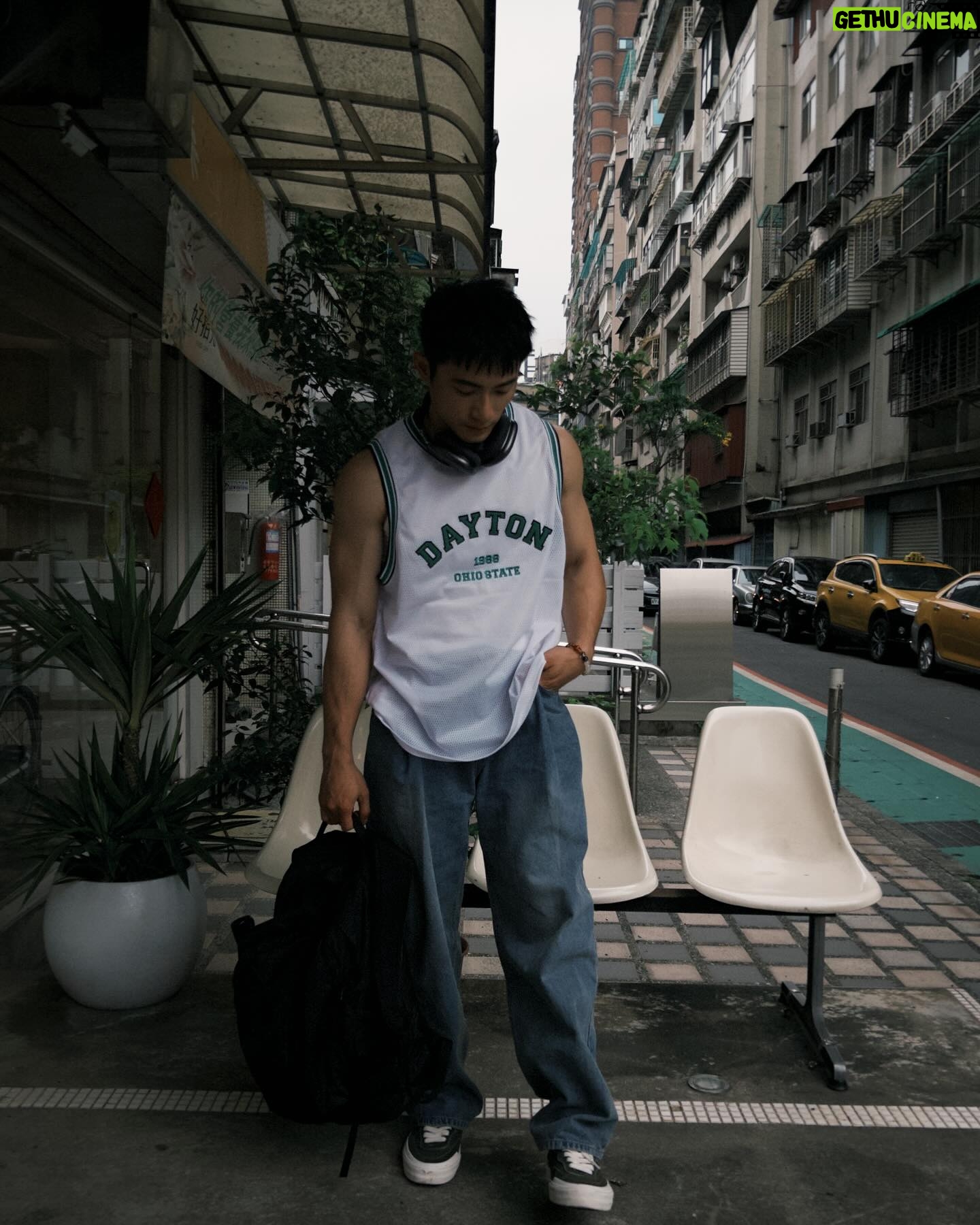 Chuck You - 6.5K Likes - #chuckvoyage
大學生放假了✌🏻
🎽/ #provoke
👖/ #provoke
👟/ #visionstreetwear