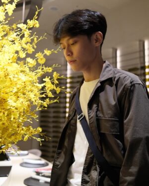 Chun-Chih Huang Instagram - 又長大一歲了
算是有對得起自己去年的警惕與期許，繼續努力加油
也依然期許自己保持真誠保持感受保持愛保持講廢話的心情！

勇敢、善良
健康平安快樂，吃飽睡好

抓緊溫暖的時刻，放口袋儲存點，迎接未知和挑戰