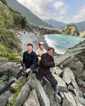 Chun-Chih Huang Instagram - 三人兩天一YA，我先來升營火