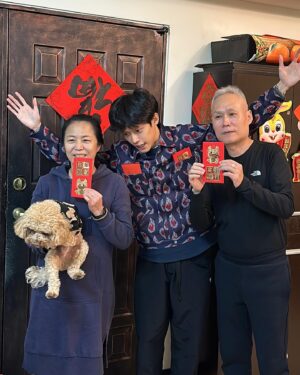 Chun-Chih Huang Instagram - 轟龍轟龍！！ 龍年大吉大利  平安健康