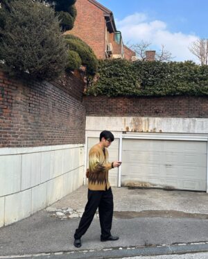 Chun Jung-myung Instagram - 놀랍게도 이 사진의 킬포는,, 8년만에 꺼낸 구두임 
나는야 #구두왕