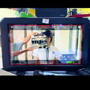 Chung Suet-Ying Instagram - 羅穎詩
搞吓搞吓 你都好大個
雖然我除咗個樣之外無一樣嘢同你似
但你竟然成為了我近來最大的心事
你有甚麼魔力 說到底我都知
你的橫衝直撞（水牛）蠢鈍與幼稚
寫不進歌詞
至少可在我擺著愛與和平手勢時(魯sir教)
鑽進押韻至上打油詩（魯sir無教）

搞吓搞吓 你都好大個
幾千蚊全包你全部做過
你比我的工作經驗總算更多
但在你的世界裏總是只有贏輸沒有打和
可以的話
咪諗結果
咪諗一個招牌跌落嚟壓死幾多個
享受過程的我這個（死）八卦婆
與你一夥

今日上映
欲購從心