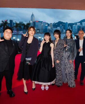 Chung Suet-Ying Instagram - @hongkongfilmawards ：
你好！
希望各位工作人員在這兩天休息得好。
我有看訪問和新聞，知道典禮現場位置很有限，
世界上也沒有任何一種途徑能購票（是），
謝謝你們在這樣的情況下也給我入場門票，
我真是香港中lucky的人，謝謝。

另一邊廂，感激你們
@chanelofficial 
@missfashioncloud 
及
@clarencelau 
@scscsh 
@siumei_zi 
@hillnexleex 
@zhanglooo 
@ngyingching 
@lyricistl.movie 

謝謝！