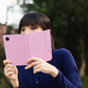 Chung Suet-Ying Instagram - 你好，Kobo Clara Colour。
雖然你的名字少少難讀，
可是你不掁眼的柔光卻使你超好讀 ，仲護眼。
有人告訴我以前你的世界只有黑和白，
不要緊，能遇見現在色彩繽紛的你，還要是環保material，真是我近來最大的幸運，呀。
我還趕上了早鳥預購優惠，
得到了你的限量版貼紙(和電子書券)，
勁開心。

下一步，我要買書了。ヽ(´o｀

<新會員7折電子書優惠>
首購單本7折代碼: SUETXKOBO

📗📘📙📕📓

<樂天Kobo全新電子書閱讀器優惠>
早鳥優惠(4月30日止)：送HKD$250電子書券及限量版貼紙。
上架優惠(5/1-5/12)：送HKD$150電子書券
銷售點: https://lihistatus.com/j2kZz