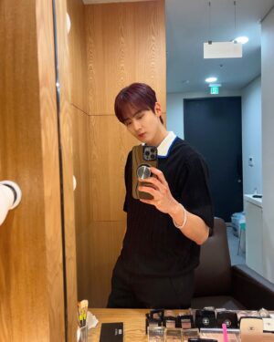 Chunji Instagram - 13주년 셀카🎂
오늘도 화이팅!