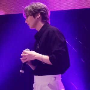 Chunji Instagram - 오사카 공연도 잘 마무리 했습니다😊
이제 한국에서 만나요👋