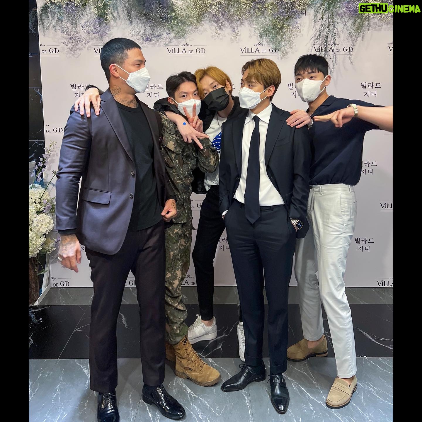 Chunji - 3 Likes - -
-
-
오랜만에 수트🙃
오랜만에 틴탑🙂