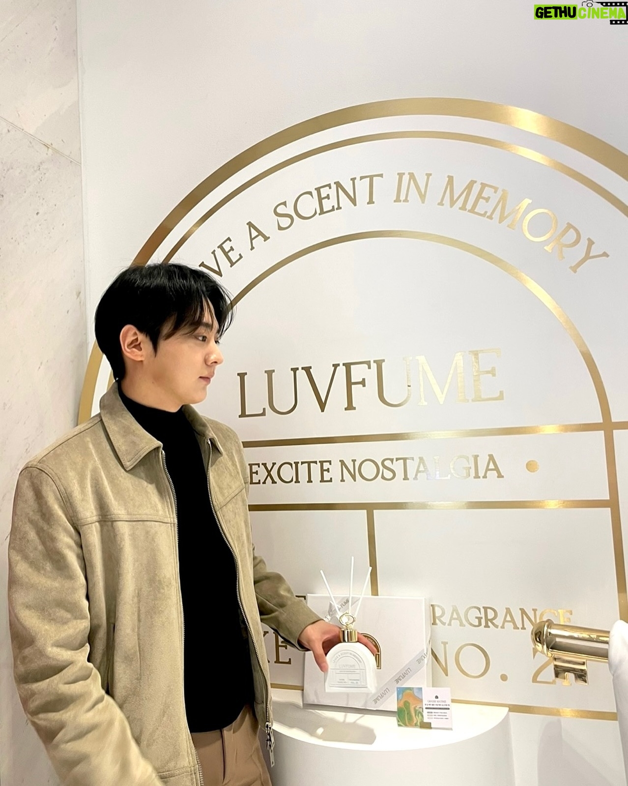 Chunji - 3 Likes - LUVFUME GALLERIA POP-UP STORE