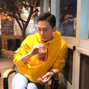 Chunji Instagram - 그래도 생존신고는해야지?