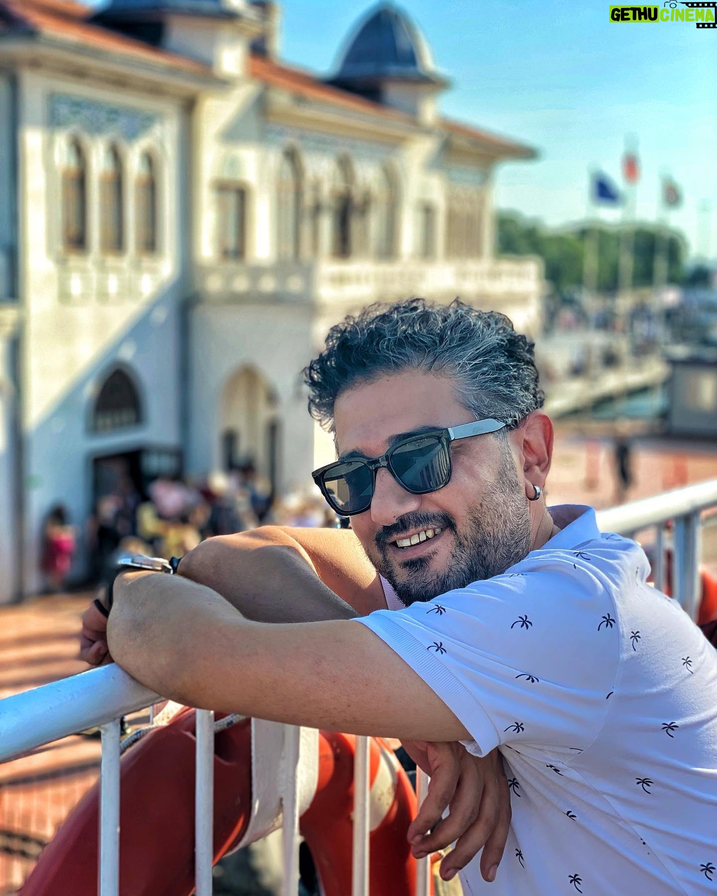 Cihan Ercan - 4.9K Likes - Yüzünüzden gülüş, kalbinizden iyi niyet, hayatınızdan sevgi eksik olmasın.. 🍀⚓️