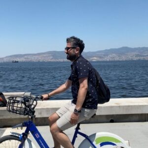 Cihan Ercan Instagram - Bisiklete binmek unutulmuyor; tıpkı bisiklete binmek gibi.. ✅