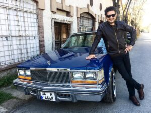 Cihan Ercan Instagram - Ne varsa eskide var.. Hastasıyız.. #cadillac 😎