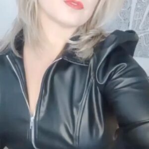 Cindy Lopes Instagram - Rdv ce samedi à #plérin dans le 22 pour une soirée au club 3, rue du stade. Un événement @bignaetnikevenements !
