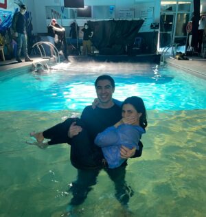 Cindy Sampson Instagram - That’s a wrap! Surfacing Day 21/21 🎬
So much gratitude to have shared it with these folks:
1. Number 1 @dammromeo 
2. Brilliant writer angel @jsharp27 
3. Baby boy @coltosaur 
4. Sis 💕 @ksuemurray (soon MRS!!)
5. So much dialogue
6. DIRECTOR/bestie! @christianvangel 
7. Just BLAISE @kidtarantino 
8. Obviously 
9. Whole crazy fam @sheilacmccarthy 
10. Dreams

Shout out to the amazing crew at @kalkaden_productions 
And my ride or dies @haileyroselandbarnesbeauty & @elliotteyedeas