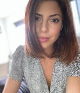 Actress Cindy Sampson HD Instagram Photos and Wallpapers July 2020