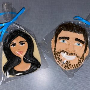 Cindy Sampson Instagram - Success is your face on a cookie! Ha!
Thanks @eone_tv for the hilarious snacks ❤️
#shangie #privateeyes #youarewhatyoueatliterally