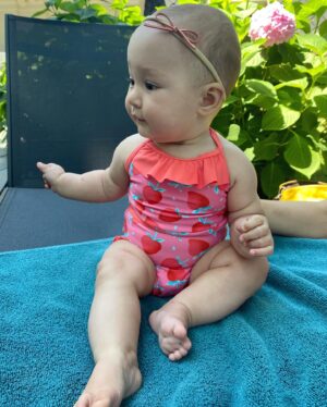 Cindy Sampson Instagram - Things that happened:
Baby girl turned 6 months old!! 😭💕
Marriage to husband turned 6 years old 👏