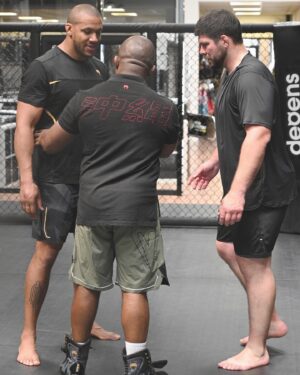 Ciryl Gane Instagram - Training camp for #ufcparis has already started! 🚀 Working on my judo with the absolute beast @cyrillemaret 🦍