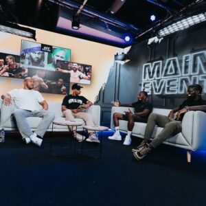 Ciryl Gane Instagram - Encore une soirée au top passée avec vous sur mon Twitch ! 

Vivement le prochain #MainEvent 📺

📸 @cloumzy