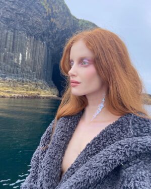 Claire Friesen Instagram - #bts @lijhajade working her magic ✨🧜🏻‍♀️