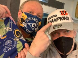 Clancy Brown Instagram - Battle In Bikini Bottom! ⭐️🦀 @spongebob #BillFagerbakke #PatrickStar #MrKrabs @bengals @rams