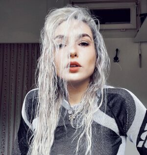 Clara Doxal Instagram - Pre brushing