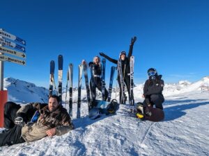 Clara Doxal Instagram - Les copains/les copains/le coucher du soleil sur val to/les copains/le mont blanc