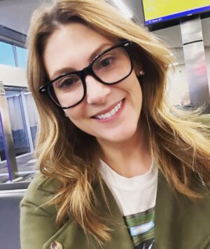 Clarke Wolfe Instagram - My word of the month for March is luck 🍀. Now I’m on my way to my first job in almost a year! Feeling so grateful to be back at work. ❤️ 

Thank you, @_tbrooke & @alexanderwhiteagency!